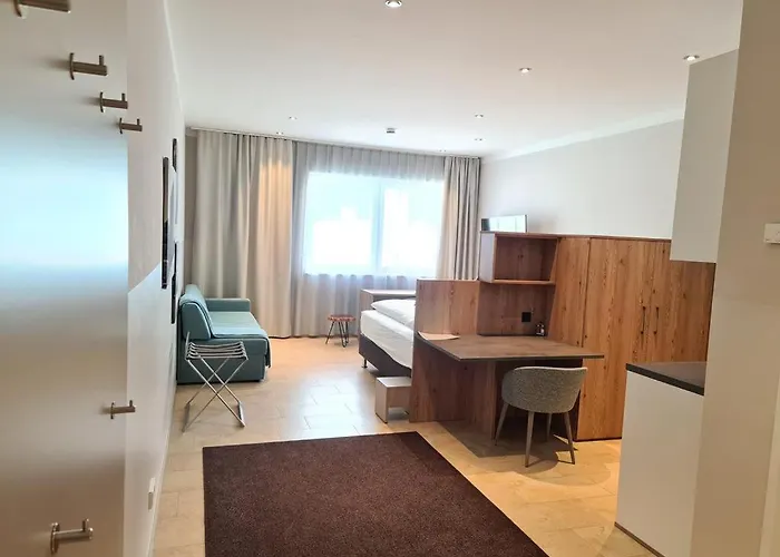 Tt Neuhofen 公寓式酒店