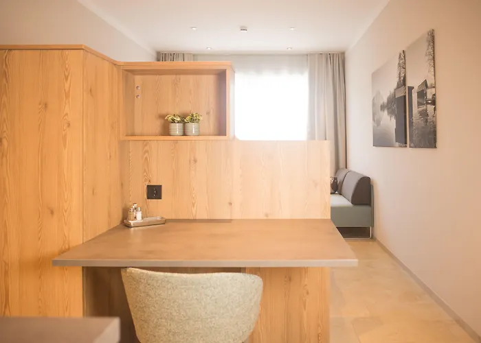 Tt Neuhofen 公寓式酒店 4*