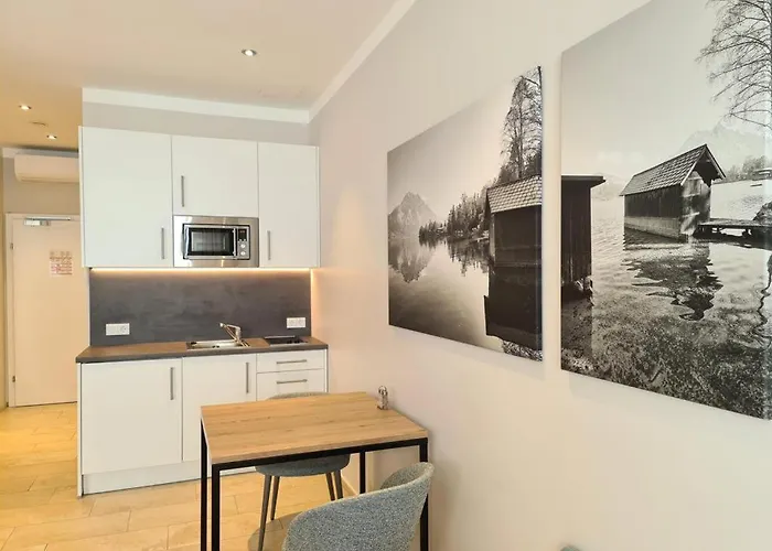 Tt Neuhofen Aparthotel 4*