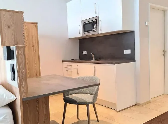 Tt Neuhofen Aparthotel 4*